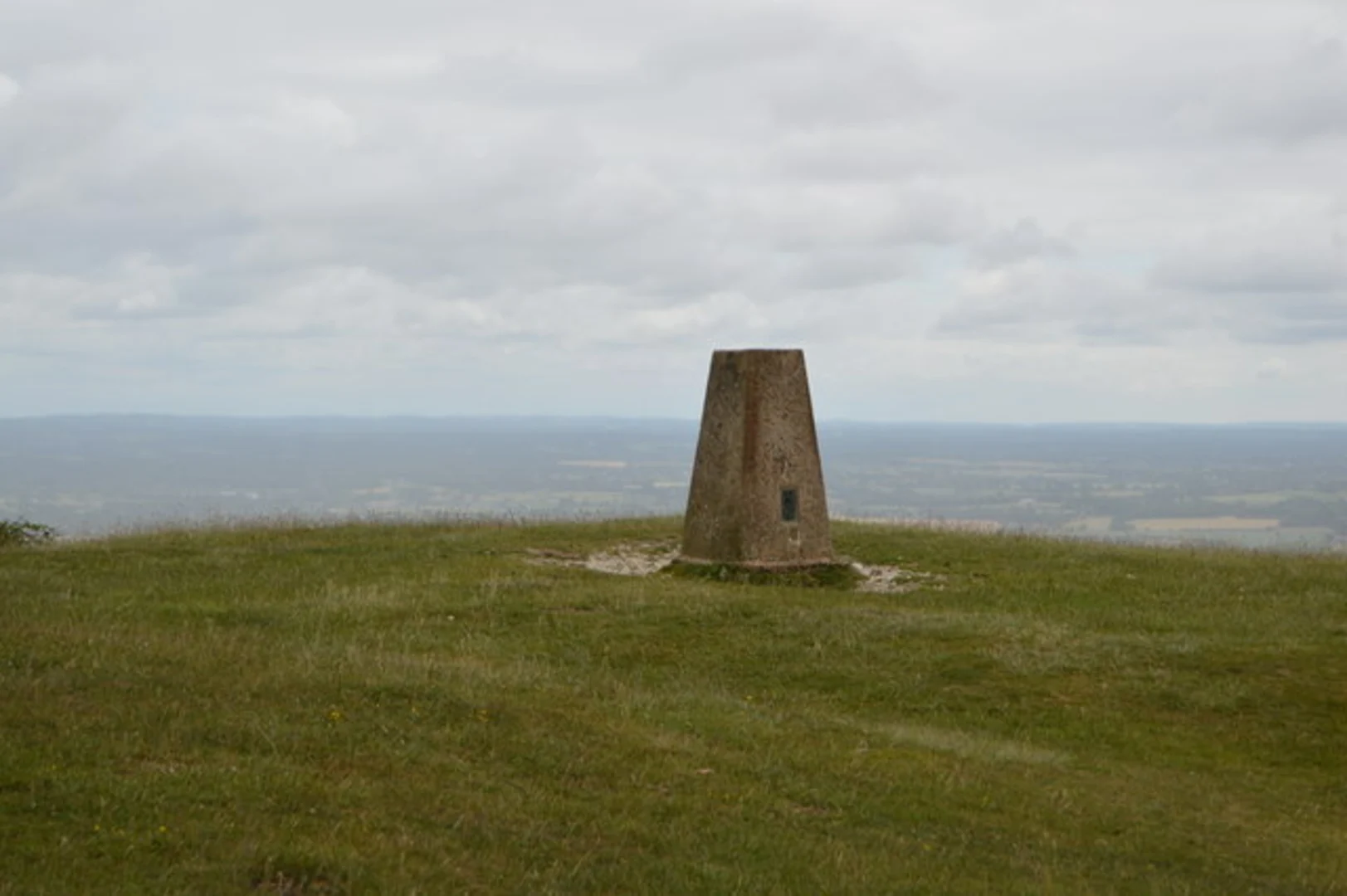 An image depicting the trail Bishopstone, Firle Beacon and Blackcap Hill Loop and its surrounding area.
