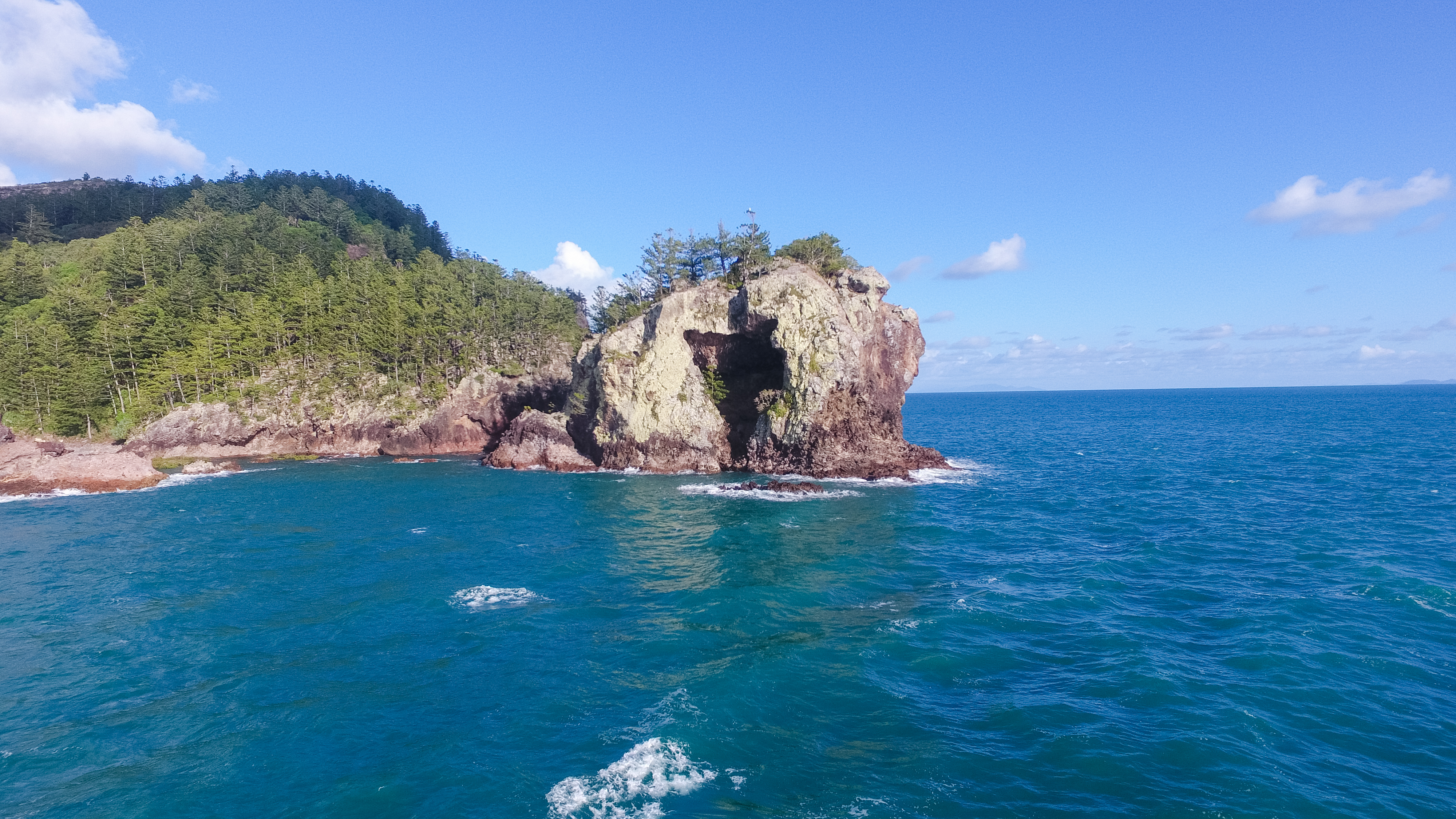 An image depicting the trail Cape Hillsborough National Park and its surrounding area.
