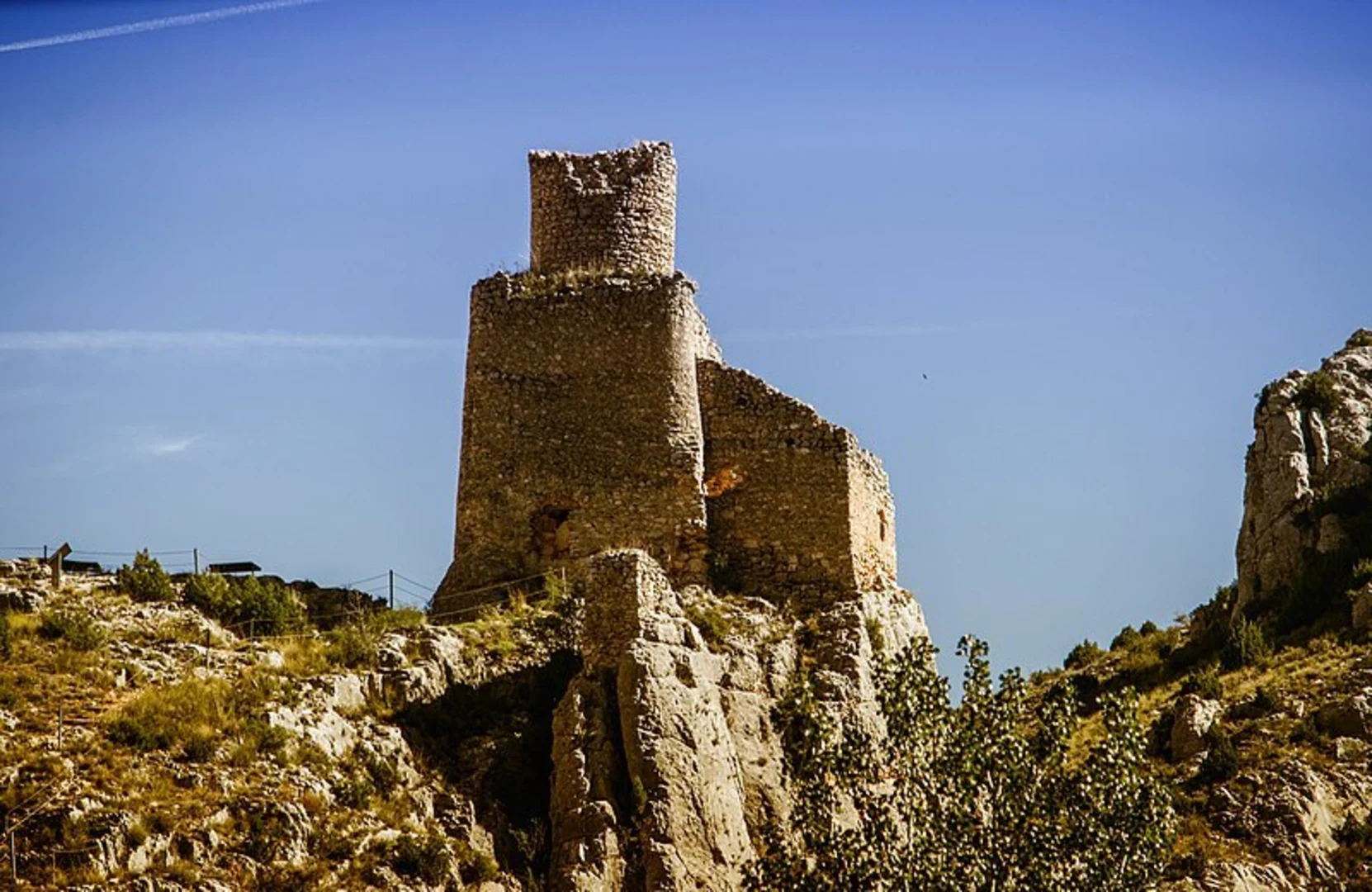An image depicting the trail Embid de Ariza- Alhama de Aragon PR Z 091-b and its surrounding area.