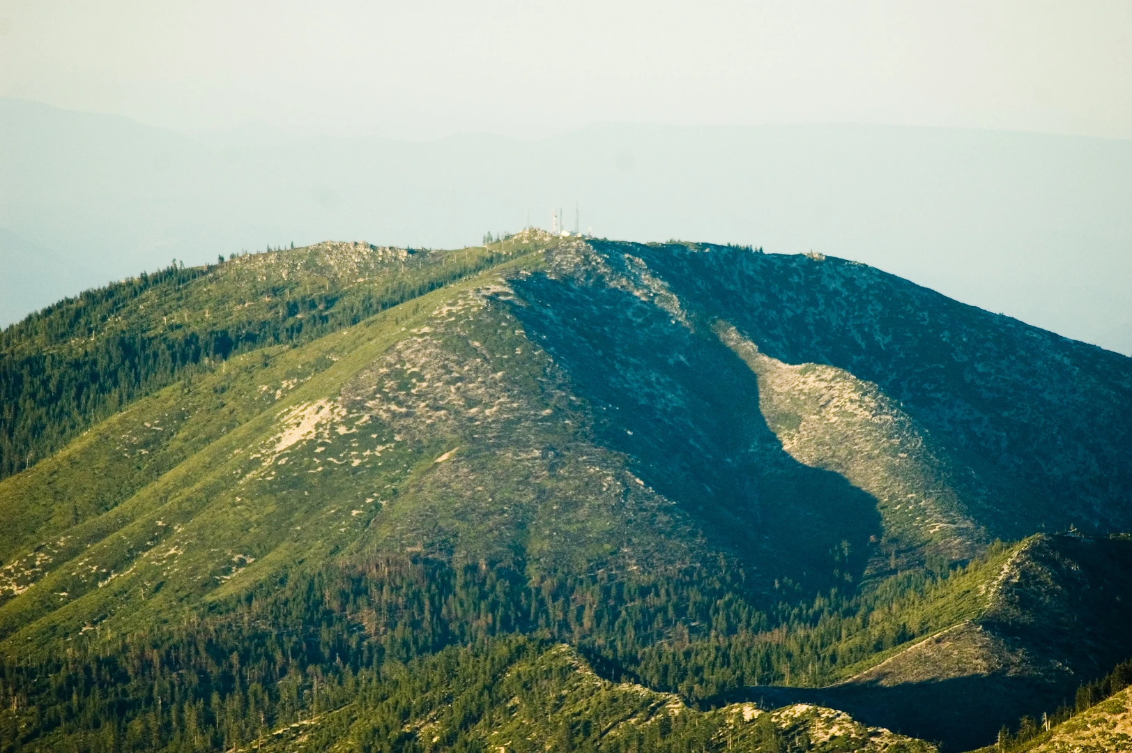 An image depicting the trail Shasta Bally and its surrounding area.