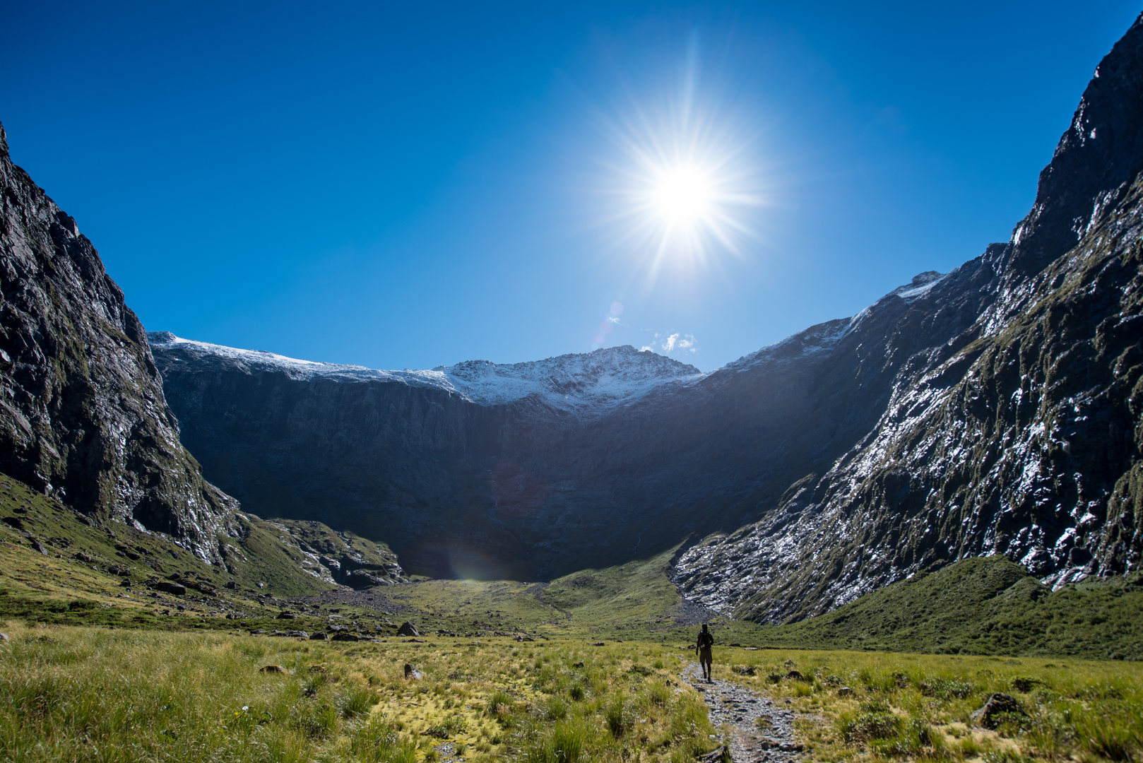 An image depicting the trail Gertrude Saddle Route and its surrounding area.