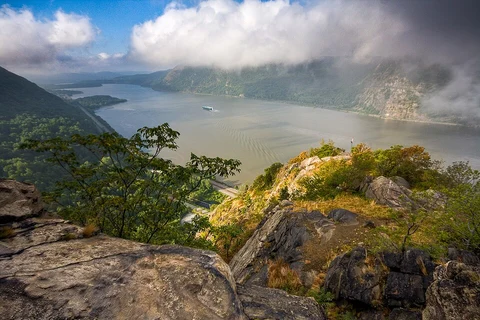 Breakneck Ridge and South Beacon Mountain from Notch Trail and Wilkinson Memorial Trail
