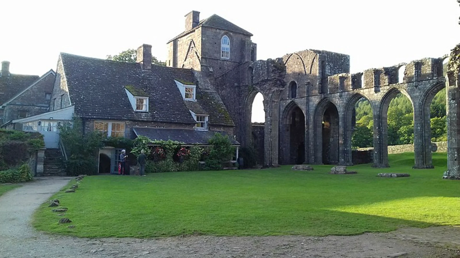 An image depicting the trail Vale of Ewyas from Llanthony Abbey and its surrounding area.
