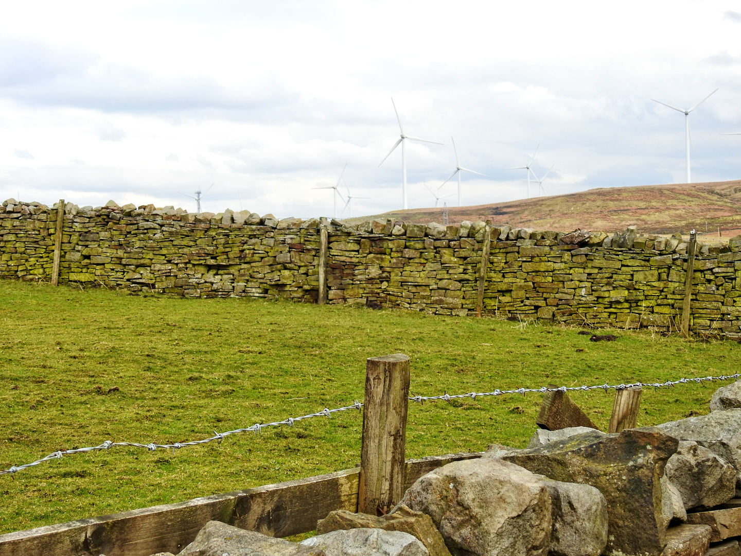 An image depicting the trail Hyndburn Clog and its surrounding area.