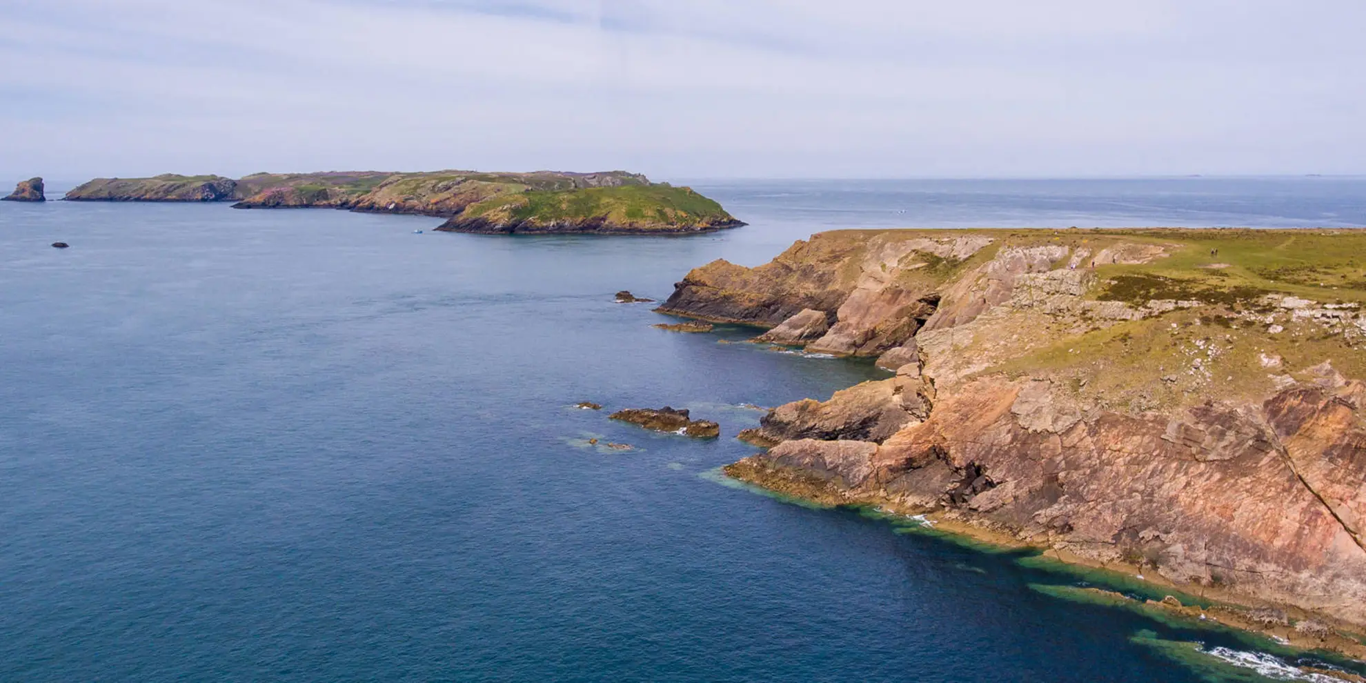 An image depicting the trail Deer Park to Marloes Youth Hostel and its surrounding area.