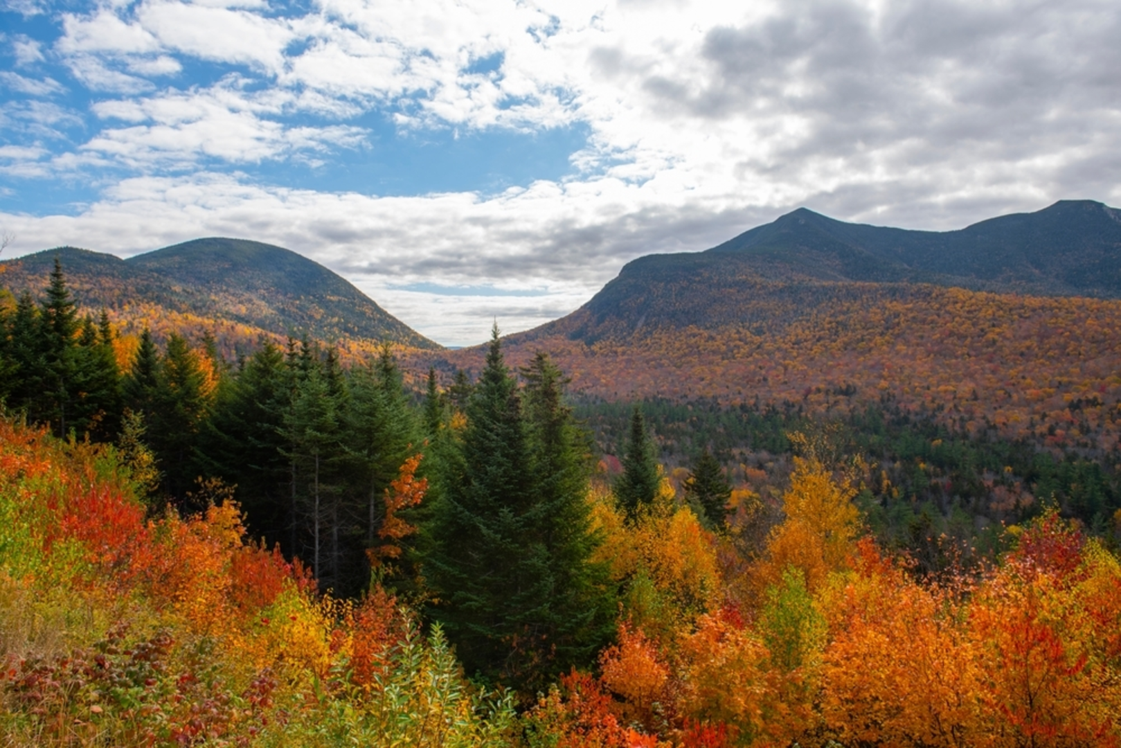 An image depicting the trail Hancock Loop via Hancock Notch Trail and its surrounding area.