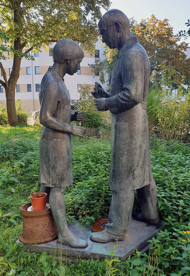 An image depicting the trail Hoernle via Main-Necker-Rhein-Weg and its surrounding area.