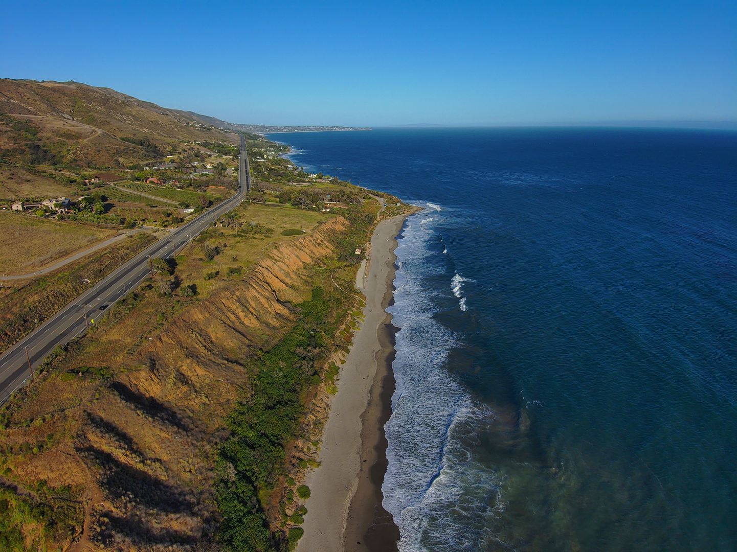 An image depicting the trail Malibu Springs and Willow Creek Trail and its surrounding area.