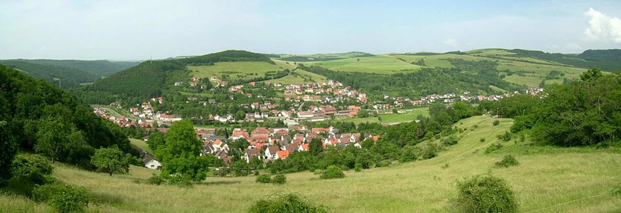 An image depicting the trail Offenburgershopf, Wolfstein and Runzenbach Loop - Oberrain and its surrounding area.
