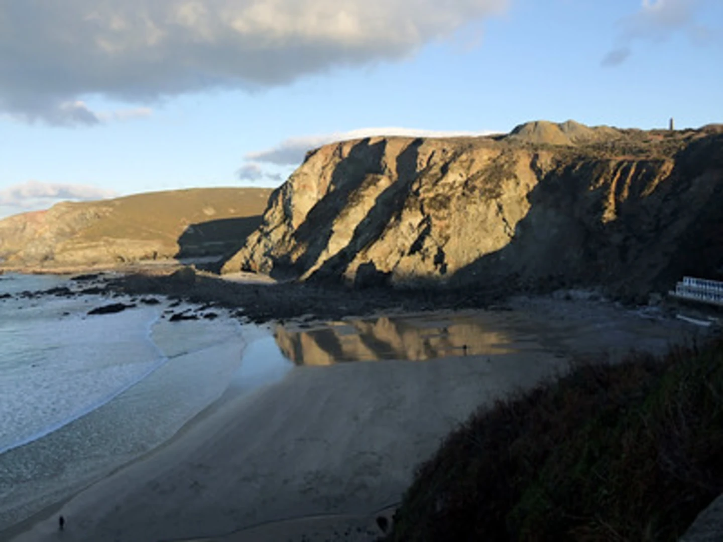 An image depicting the trail Natural Arch Cave, Look Sta, Trevaunance Cove via SWCP and its surrounding area.
