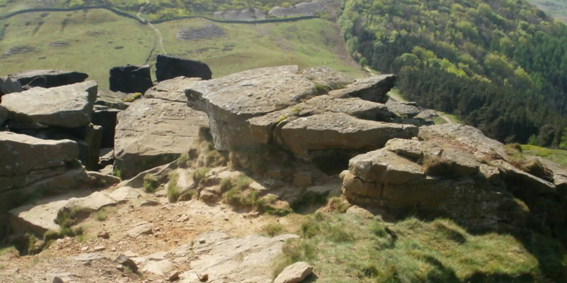 An image depicting the trail Cringle Moor and the Wain Stones and its surrounding area.
