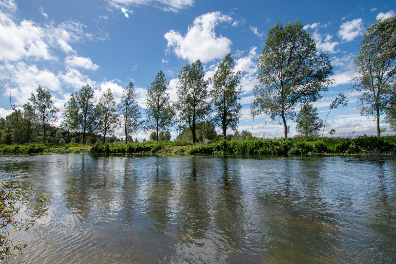 An image depicting the trail Avon Valley Path - Hampshire to Dorset and its surrounding area.