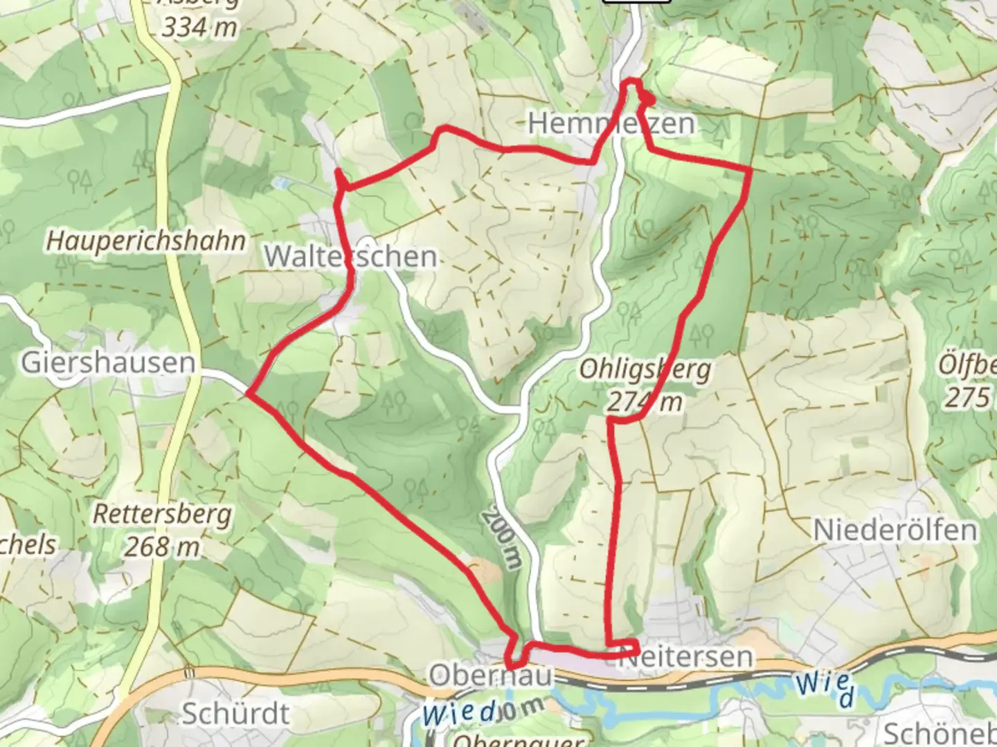 An image depicting the trail Hemmelzen Rundwanderweg 4 and its surrounding area.