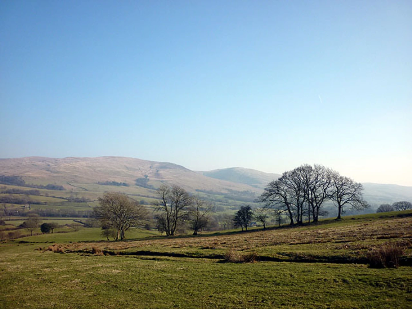 An image depicting the trail Barbon - Castle Knott - Calf Top and Middleton Fell and its surrounding area.