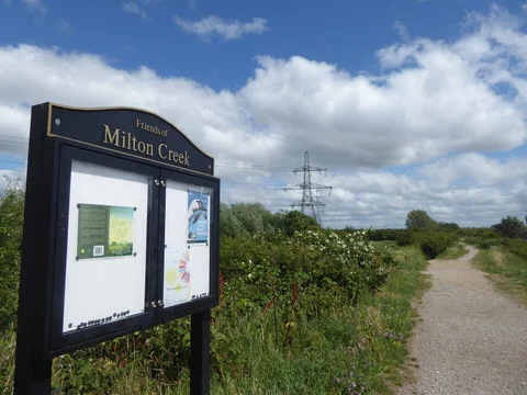 An image depicting the trail Milton Creek Country Park and its surrounding area.