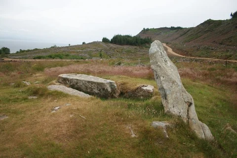 Giants' Graves Trail
