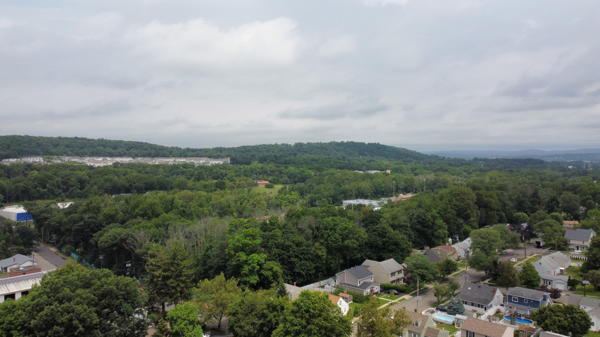 An image depicting the trail West Essex Trail and its surrounding area.