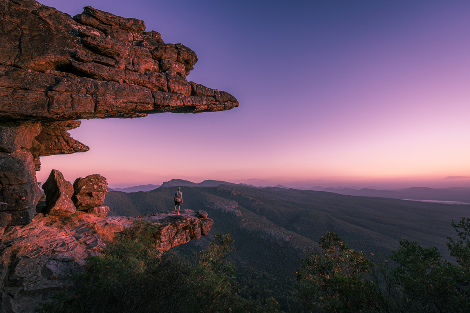 An image depicting the trail The Balconies Trail and its surrounding area.