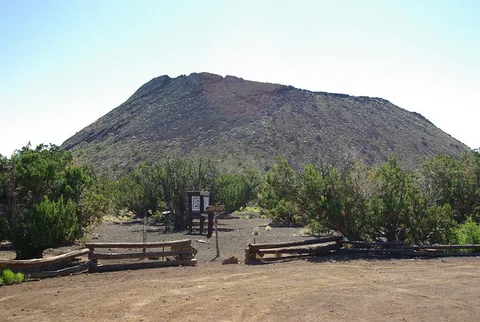An image depicting the trail Strawberry Crater Loop Trail and its surrounding area.