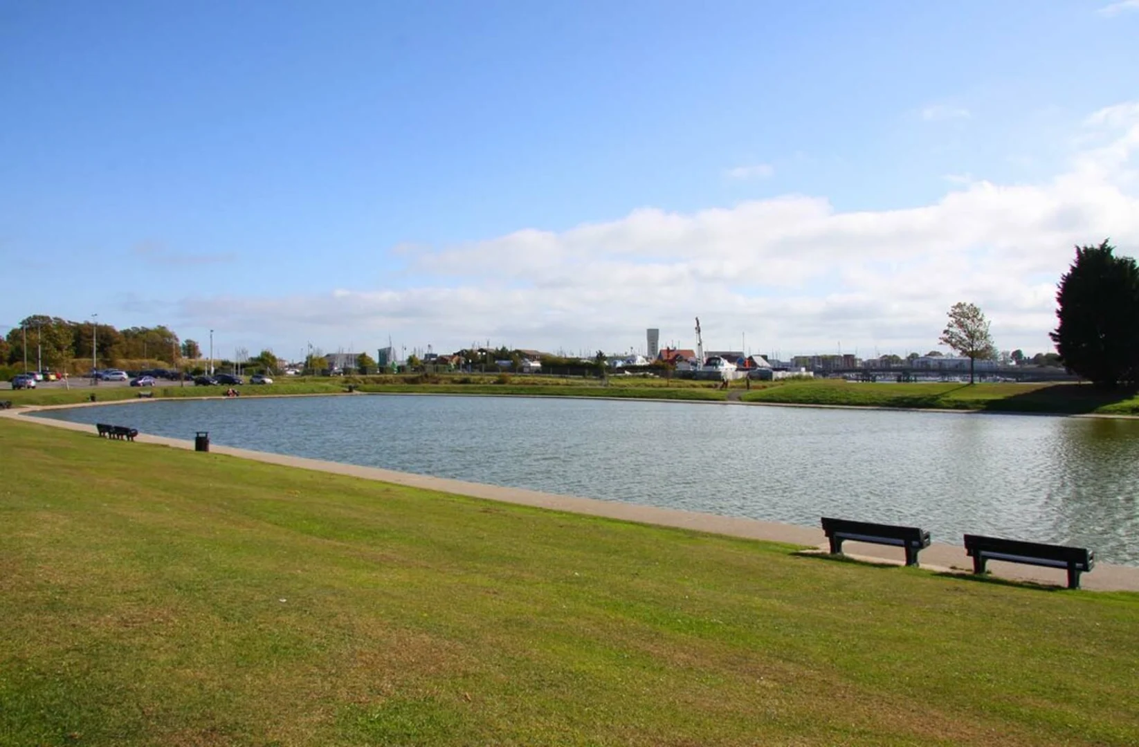 An image depicting the trail Gosport Park Walk and its surrounding area.