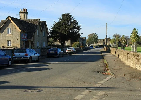 An image depicting the trail Badminton Walk and its surrounding area.