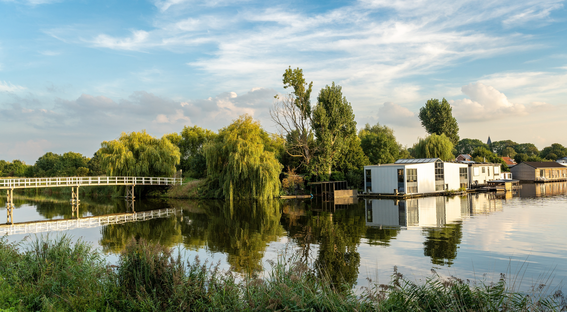 An image depicting the trail Zijkanaal F and Lutkemeerpolder via Remisepad and Wijsenkade and its surrounding area.