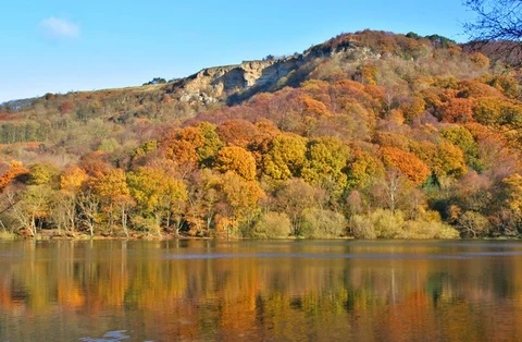 An image depicting the trail Gormire Lake and Yorkshire Gliding CLub Airfield Loop and its surrounding area.
