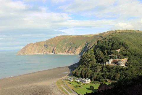 An image depicting the trail Lynton and Lynmouth Walk and its surrounding area.