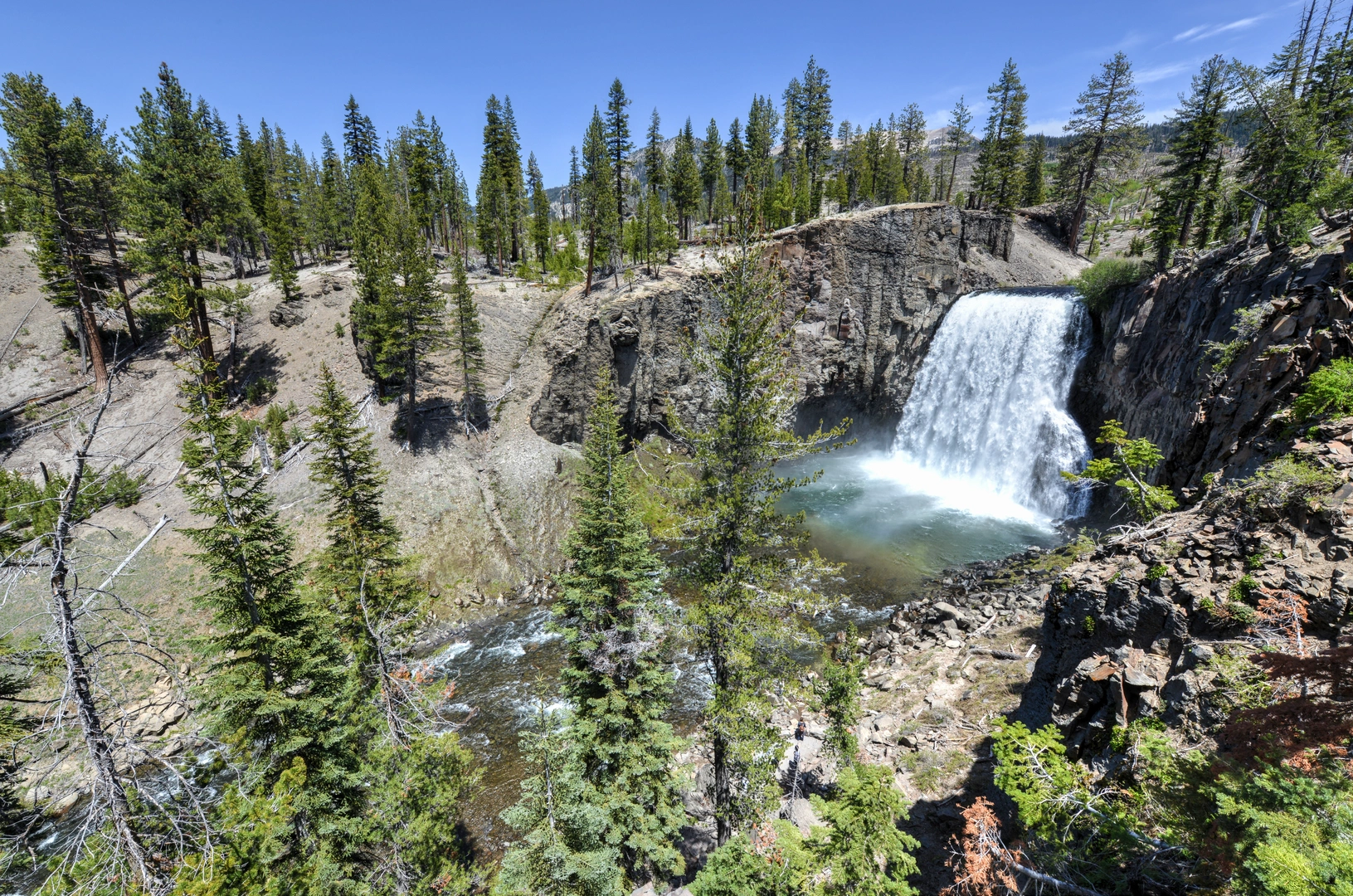 An image depicting the trail Rainbow Falls and Lower Rainbow Falls and its surrounding area.