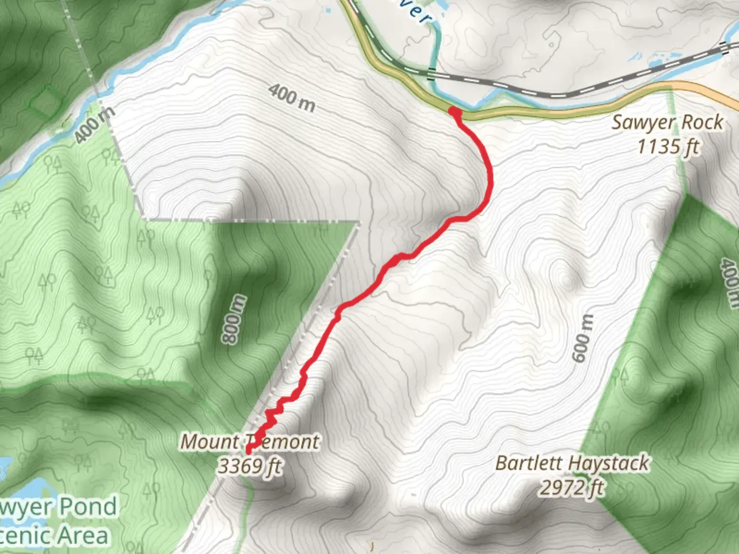An image depicting the trail Mount Tremont and its surrounding area.