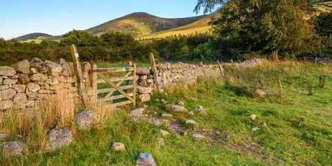An image depicting the trail College Valley Walk and its surrounding area.