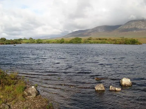 An image depicting the trail Mullach Glas and Binn Mhór Loop and its surrounding area.