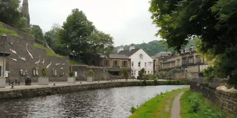 An image depicting the trail Todmorden - Bride Stones - Hawk Stones - Pudsey Clough and Upper Calder Valley and its surrounding area.
