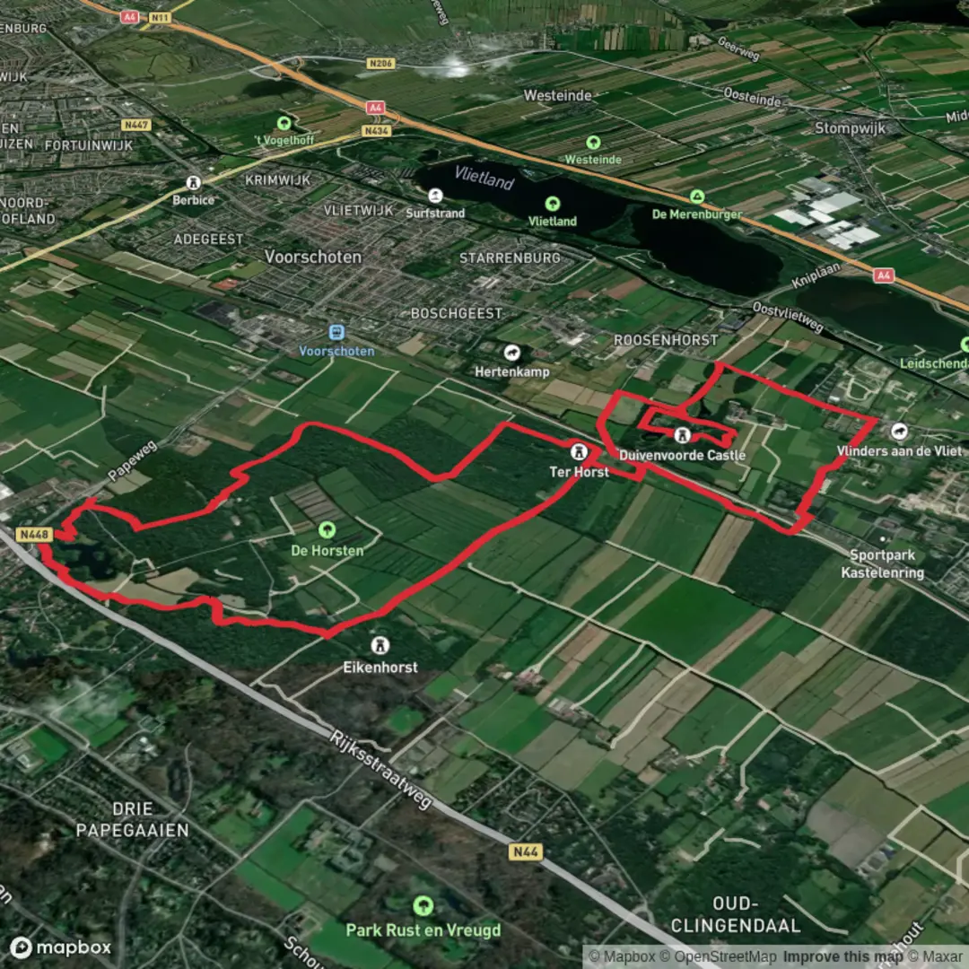 An image depicting the trail Duivenvoorde Castle via Rood, Blauw and Landgoed Duivenvoorde and its surrounding area.