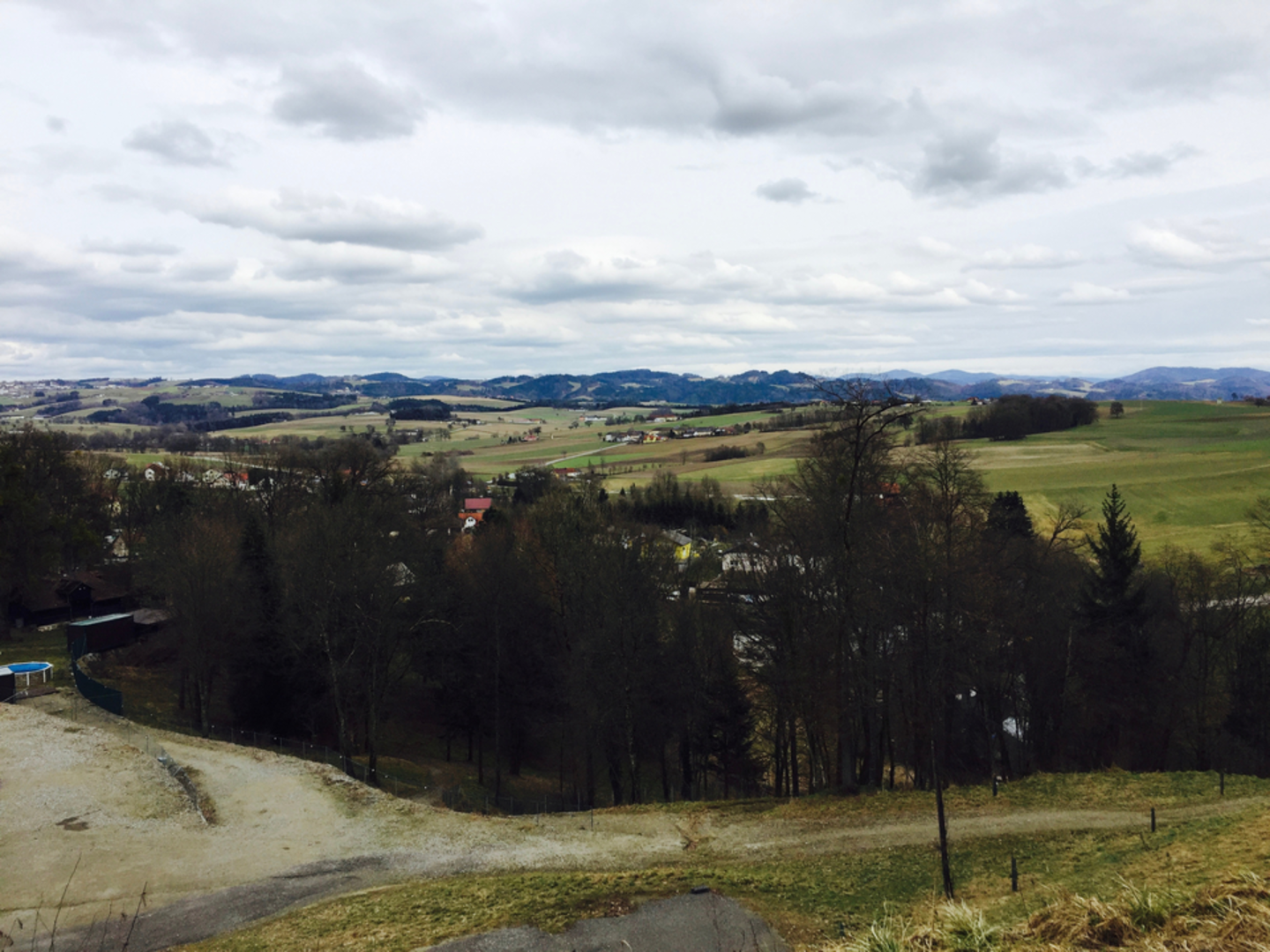 An image depicting the trail Klam Loop Trail and its surrounding area.
