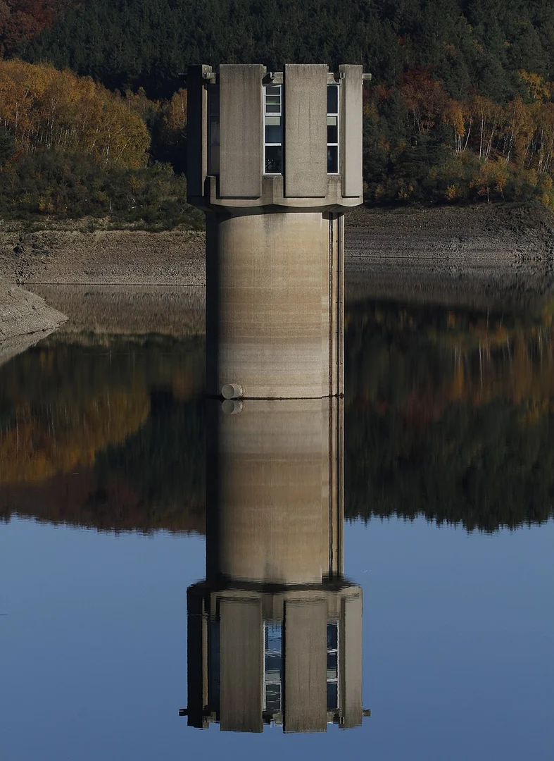 An image depicting the trail Wesser Wehebach via Hemingway Trail and its surrounding area.