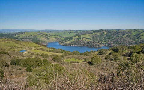 An image depicting the trail Wildcat Peak Trail, Nimitz Way and Meadows Canyon Loop Trail and its surrounding area.