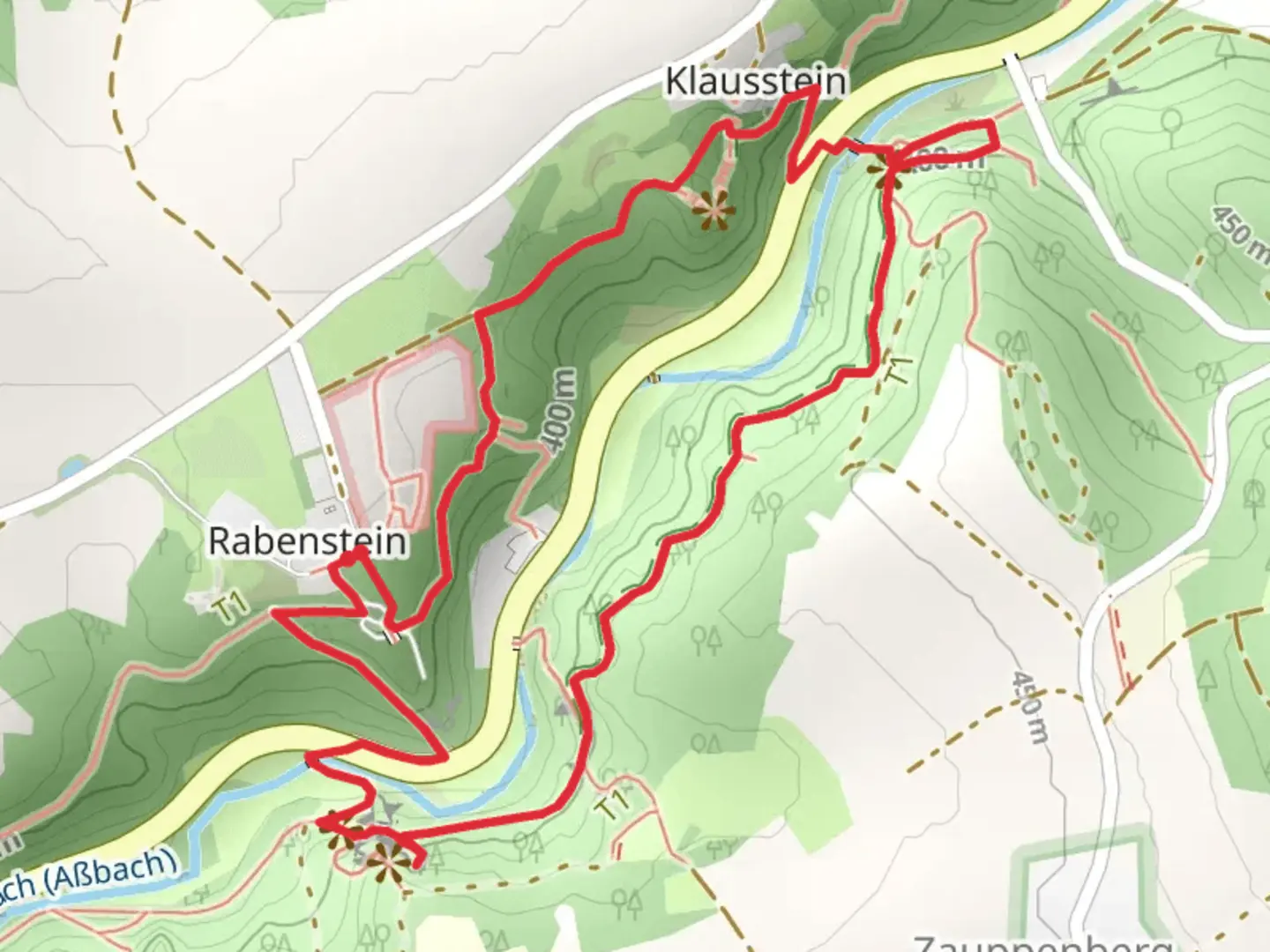 An image depicting the trail Schneiderloch and Burg-Rabenstein-Blick via Ahorntaler Bierwanderweg and its surrounding area.