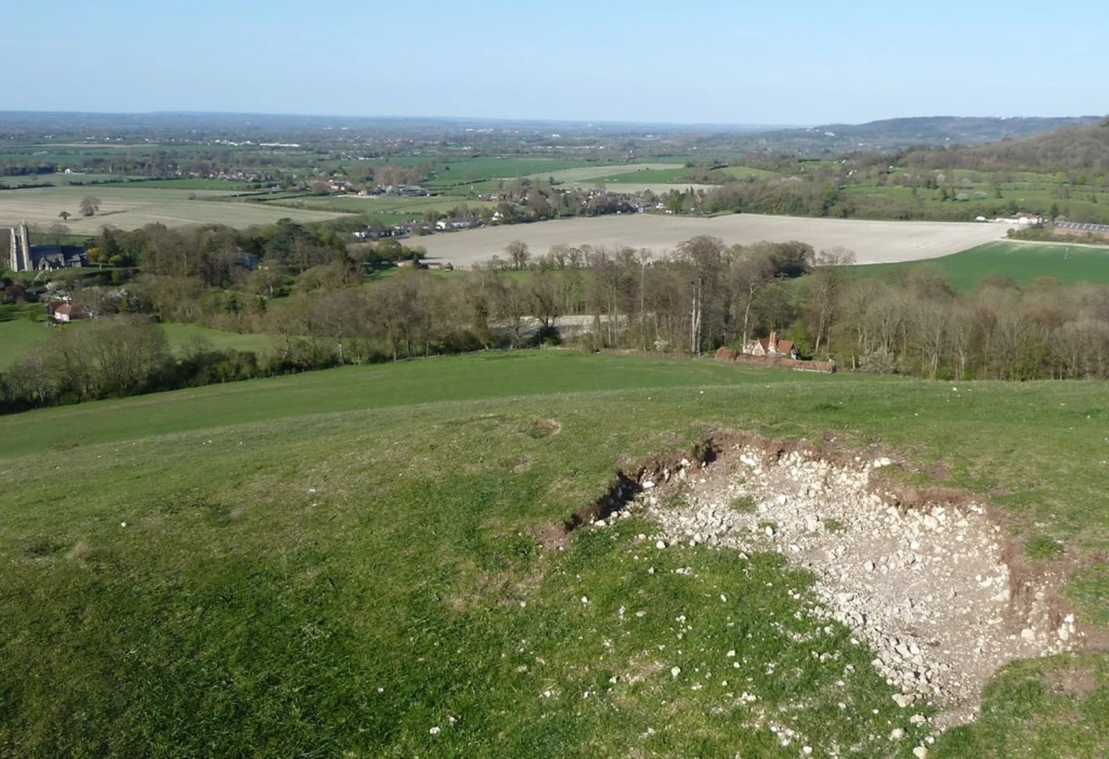 An image depicting the trail Beachon Hill Loop via Outer Aylesbury Ring and its surrounding area.