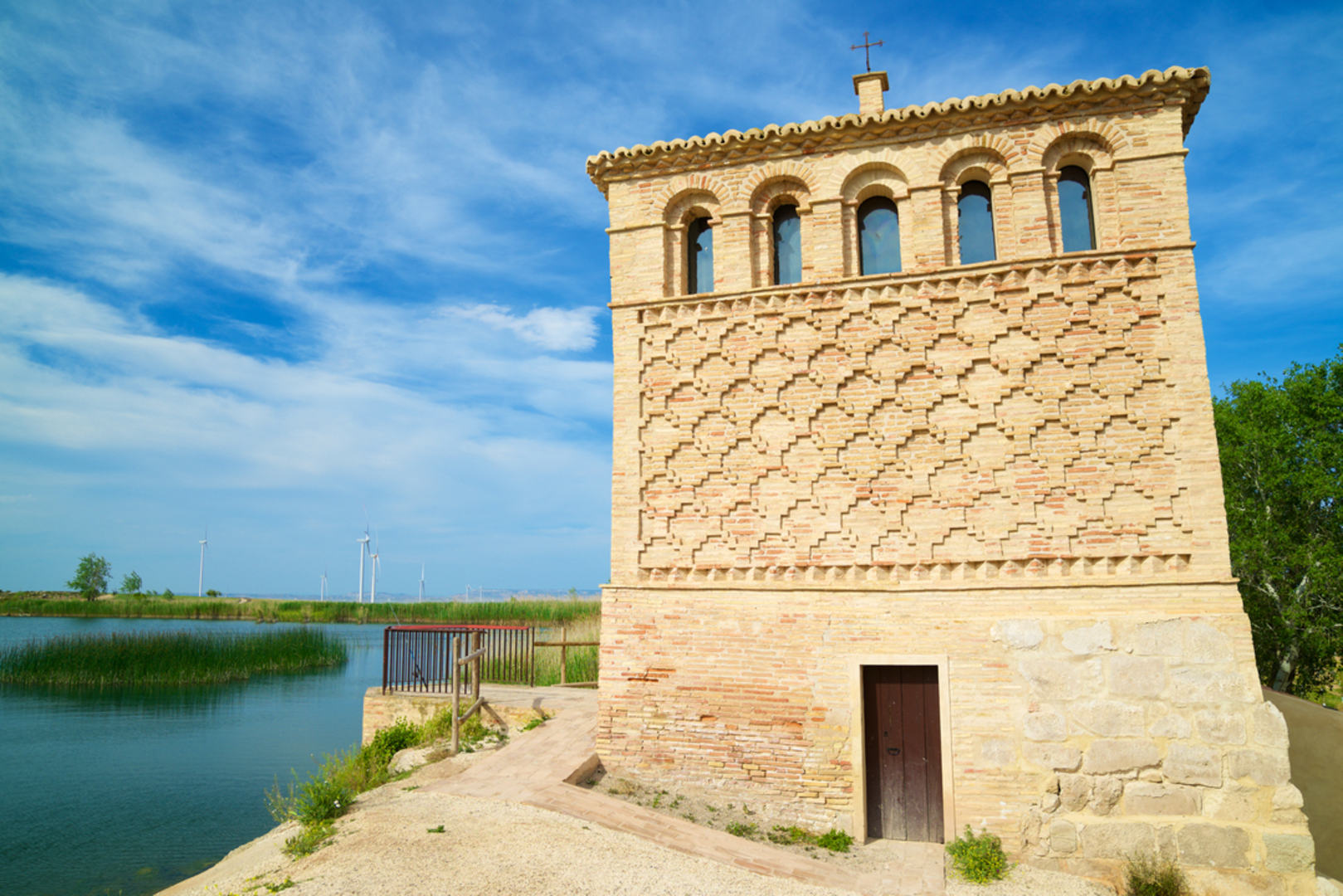 An image depicting the trail Borja - Frescano PR Z 169a and its surrounding area.