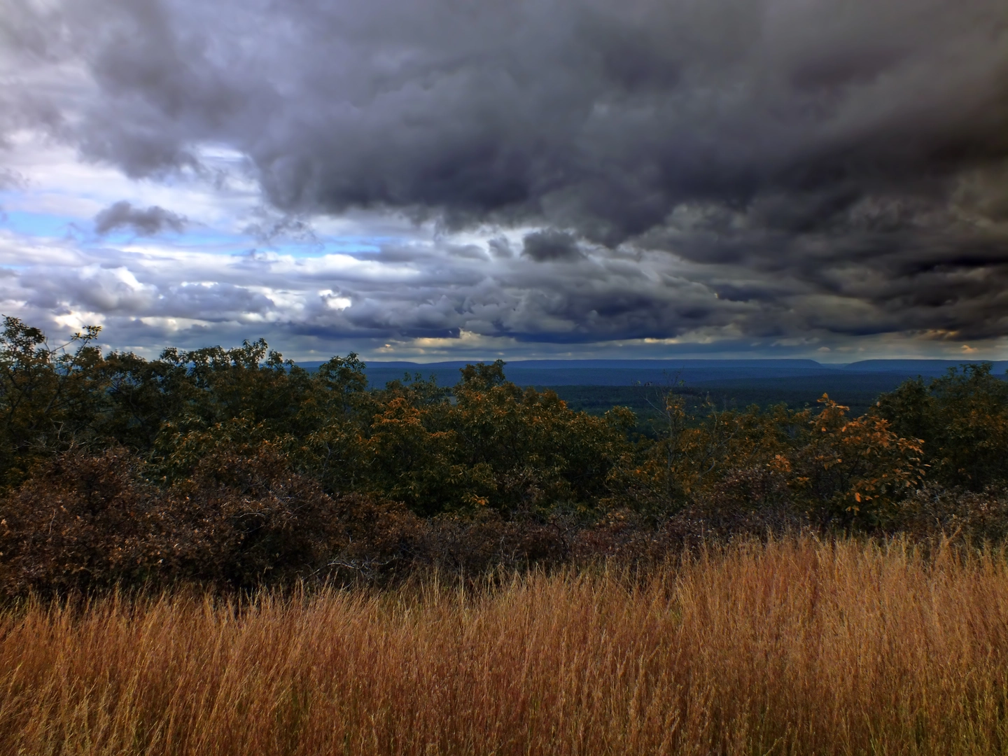 An image depicting the trail Devils Hole and Seven Pines Mountain and its surrounding area.