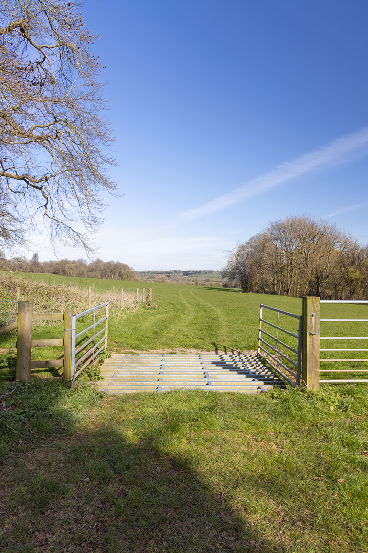 An image depicting the trail Hellidon and Badby from Woodford Halse and its surrounding area.
