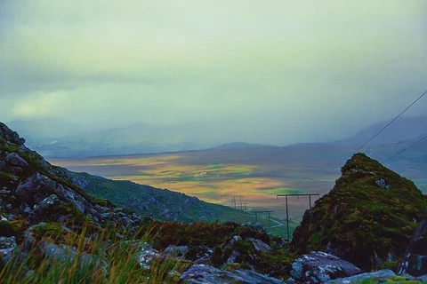 An image depicting the trail Meenteog South-East Top and Colly Walk from Ballaghisheen Pass and its surrounding area.