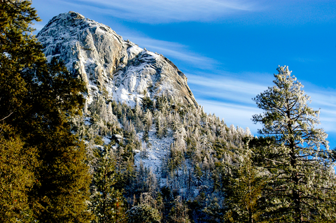 An image depicting the trail South Peak and Apache Peak via Pacific Crest Trail and its surrounding area.