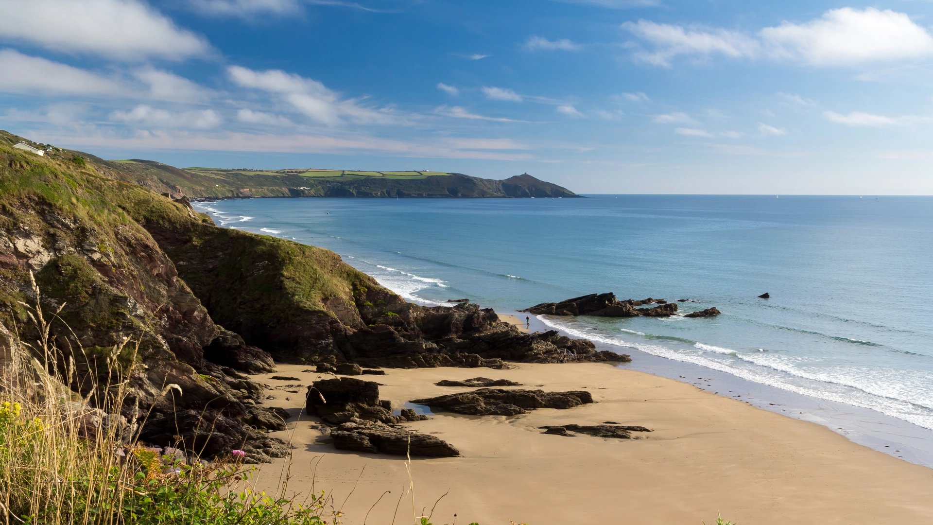 An image depicting the trail Cawsand to Whitsand Bay Walk and its surrounding area.