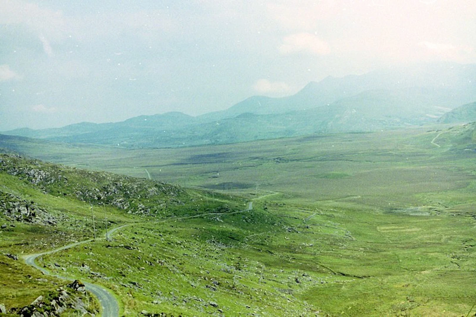 An image depicting the trail Meenteog South-East Top and Colly Walk from Ballaghisheen Pass and its surrounding area.
