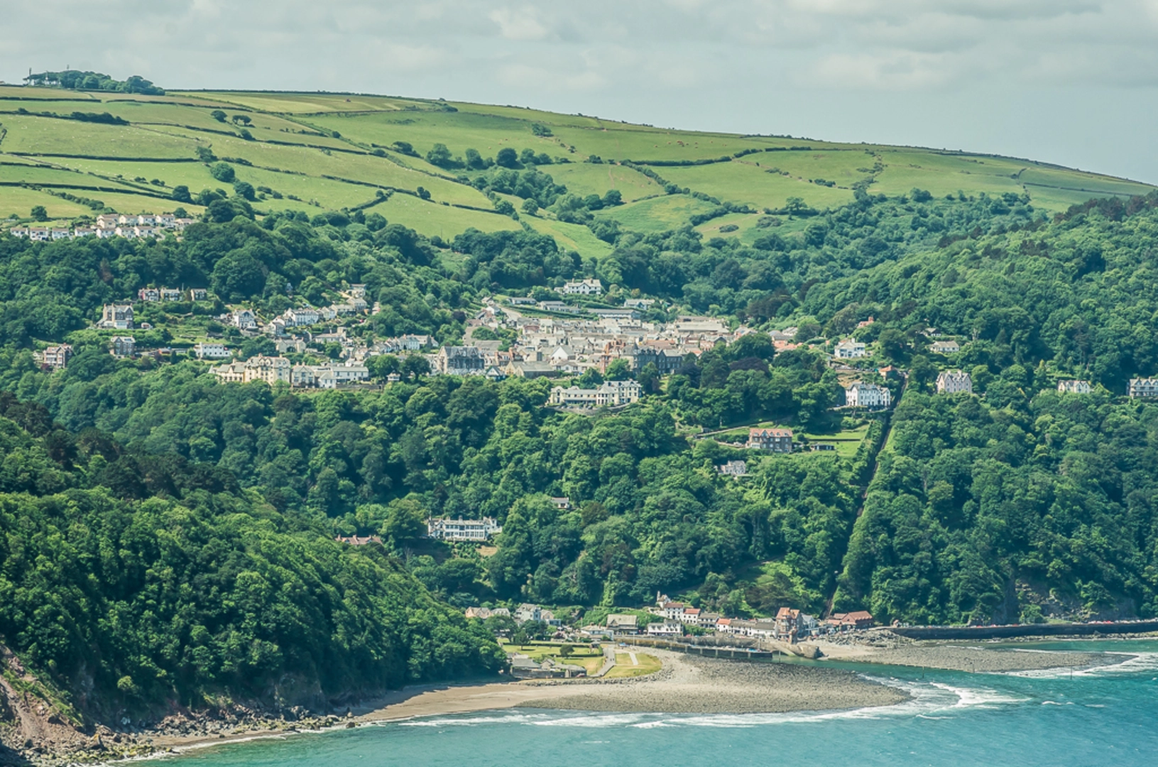 An image depicting the trail Lynton and Lynmouth Walk and its surrounding area.