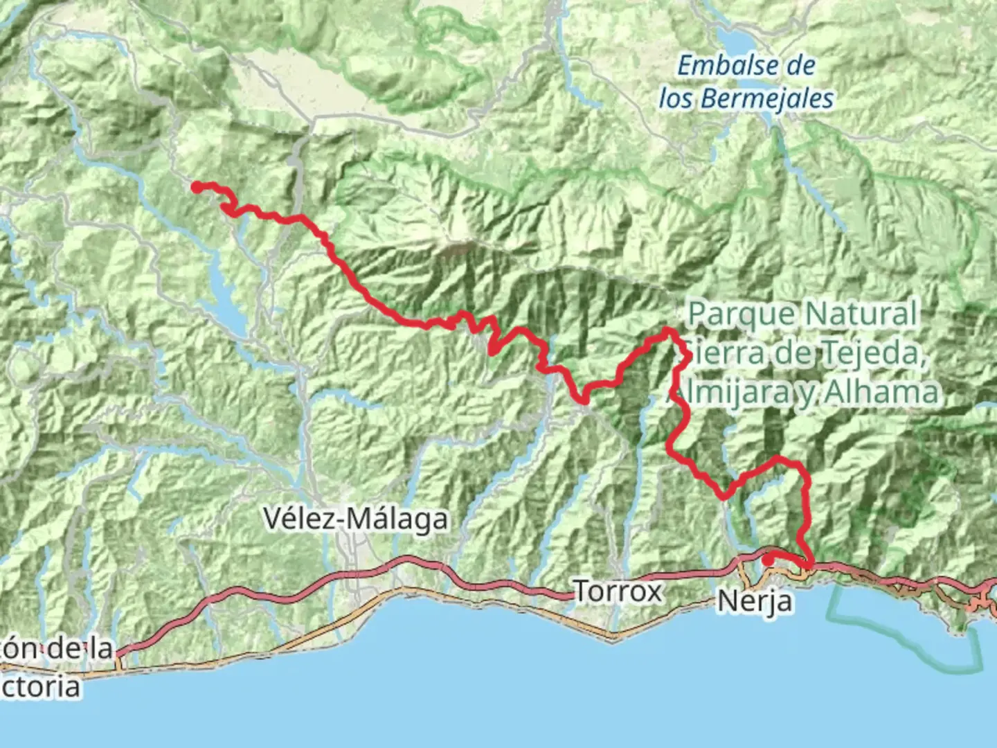 An image depicting the trail GR 242 Sierra de Tejeda-Almijara and its surrounding area.