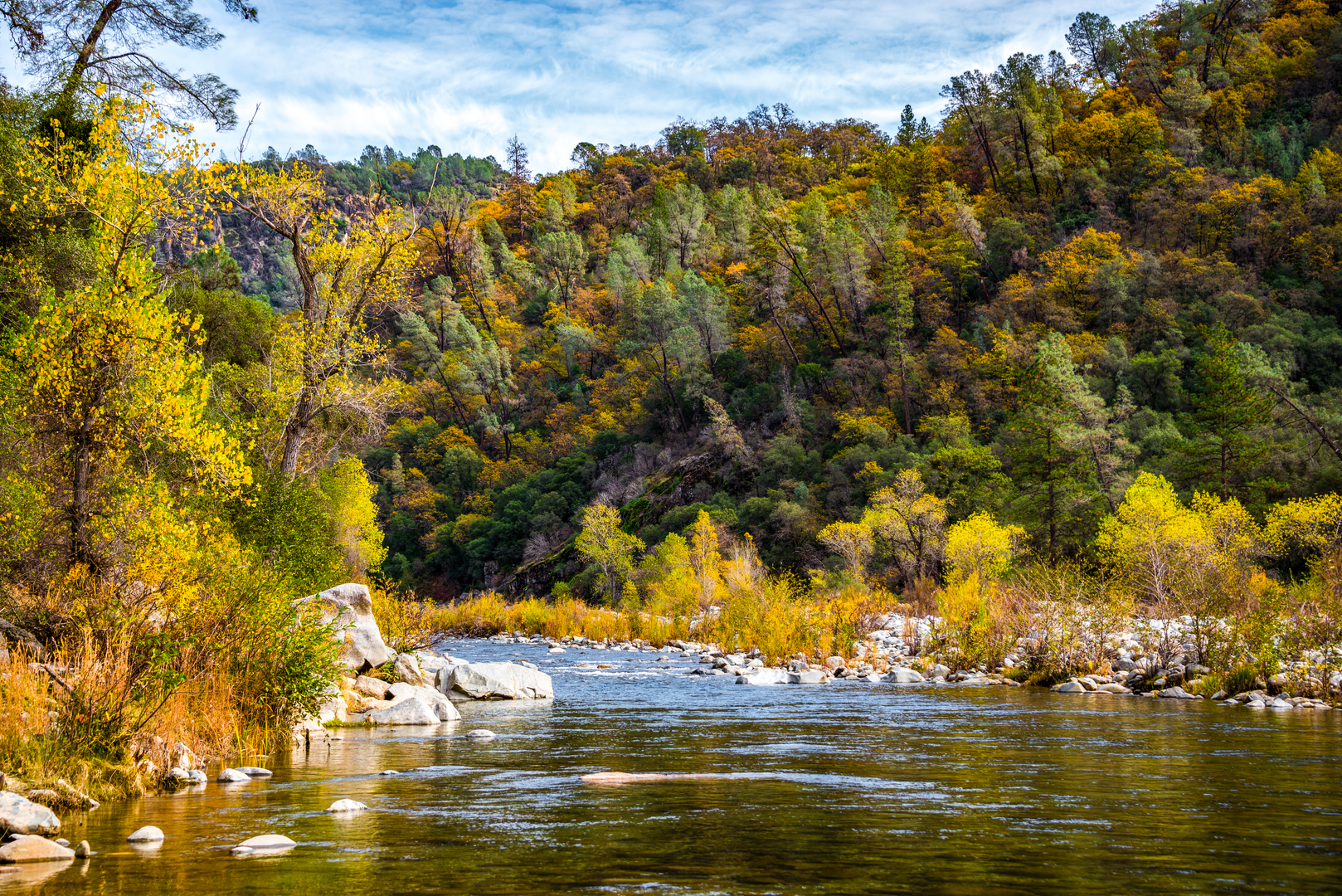 An image depicting the trail Illinois Crossing Access via South Yuba Trail and its surrounding area.