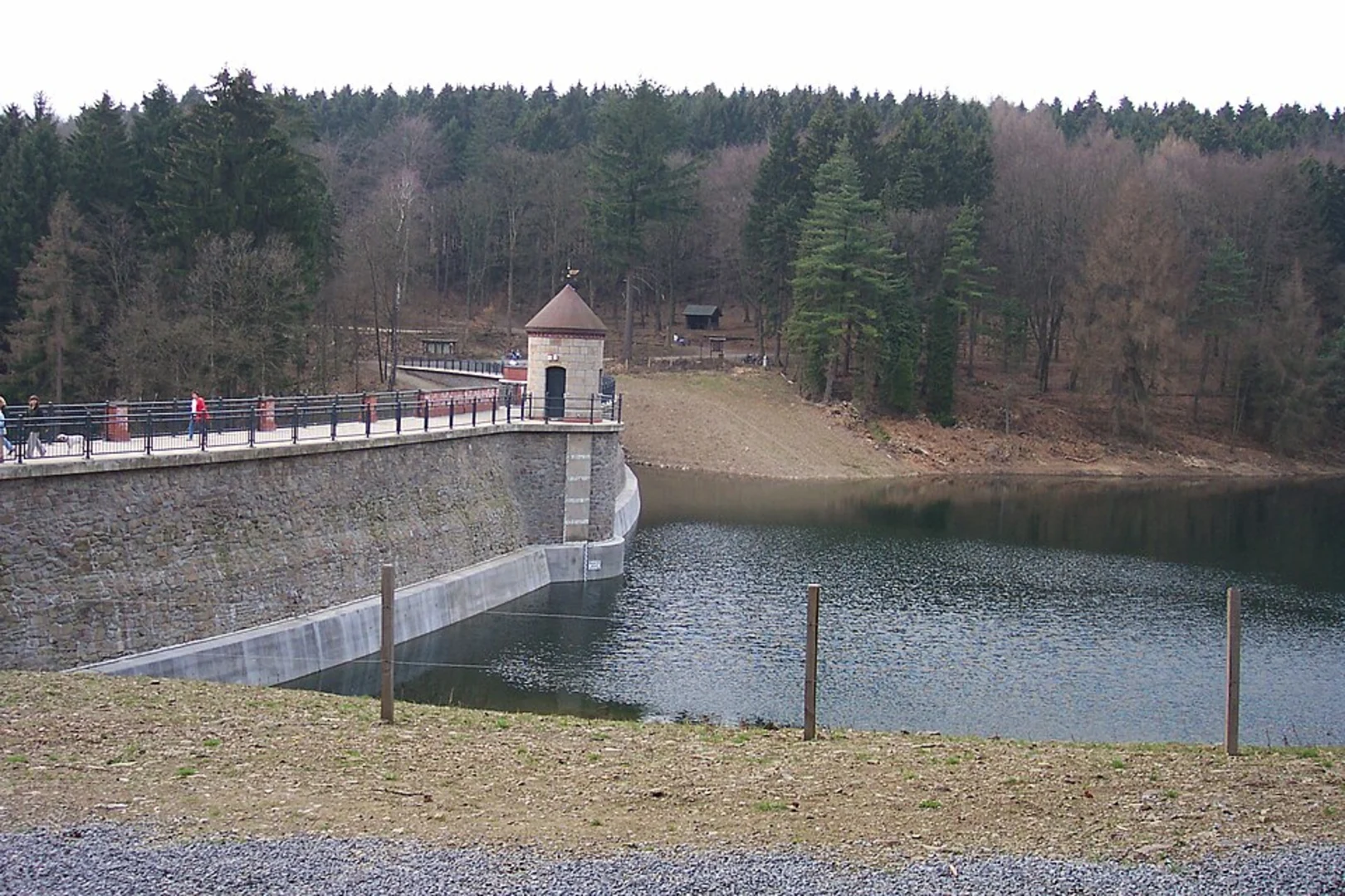 An image depicting the trail Rundweg Ronsdorfer Talsperre and its surrounding area.